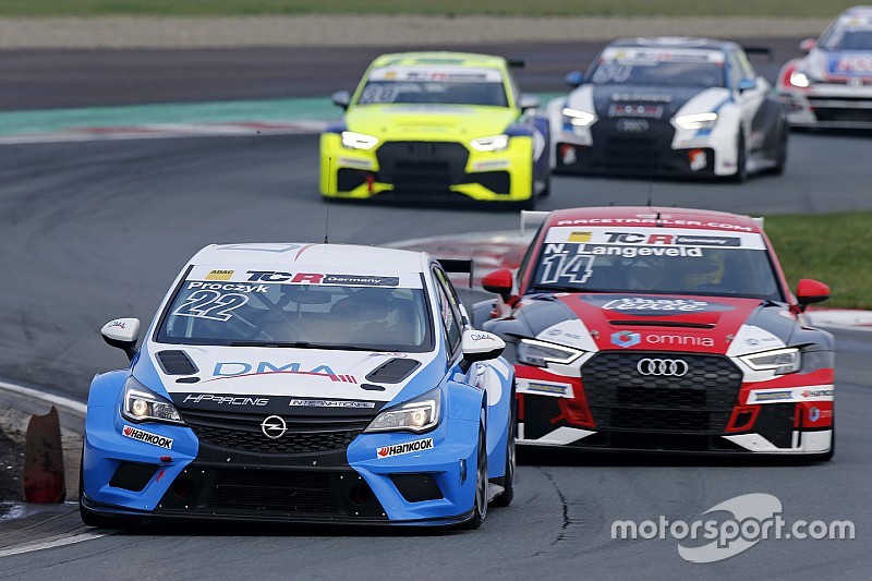 Ad Oschersleben arrivano le prime vittorie di Proczyk e Halder