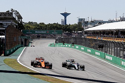 Alonso: Honda'nın performansı artık Toro Rosso'yu endişelendirmeli