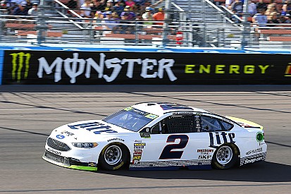 Keselowski finds luck in Hamlin's misfortune, advancing to final four