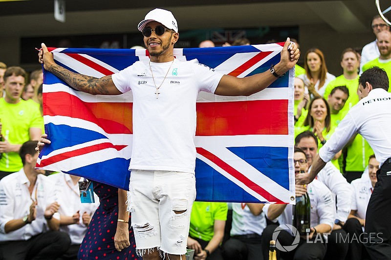 El nombre de Lewis Hamilton aparece en los Paradise Papers