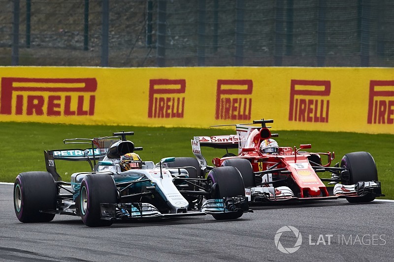 Hamilton punge Vettel: