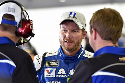 Earnhardt cree que Larson se convertirá en uno de los mejores de NASCAR