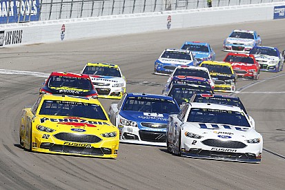 Penske: los equipos tendrán que sacrificarse para bajar los costos