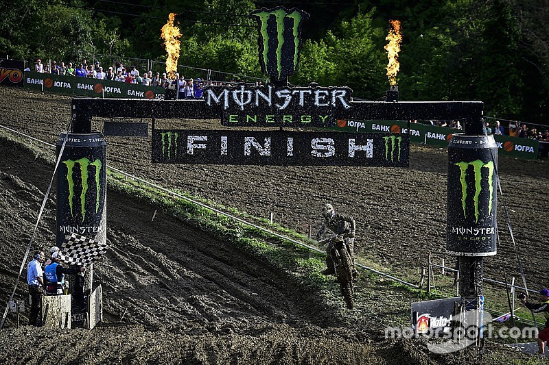 Desalle y Jonass se lucen en el embarrado GP de Rusia de MXGP