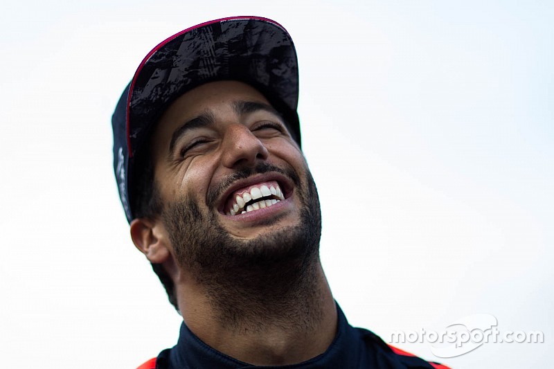 Ricciardo felejthetetlen kézmozdulata Monzából
