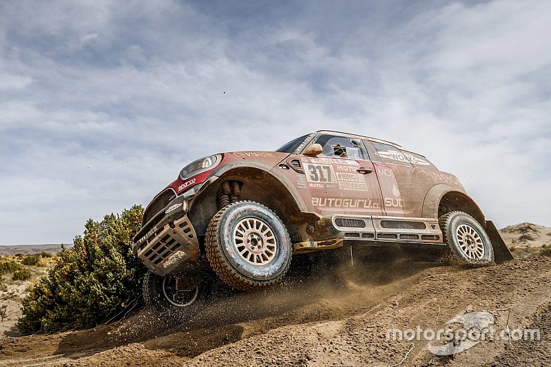 Сайнс выступит на «Дакаре»-2019 за команду X-raid Mini