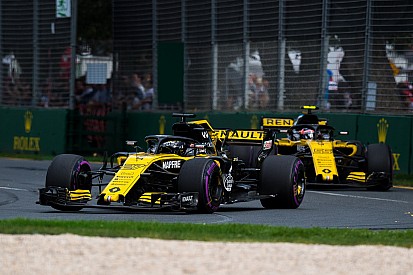 В Renault нашли источник прогресса в своих пилотах