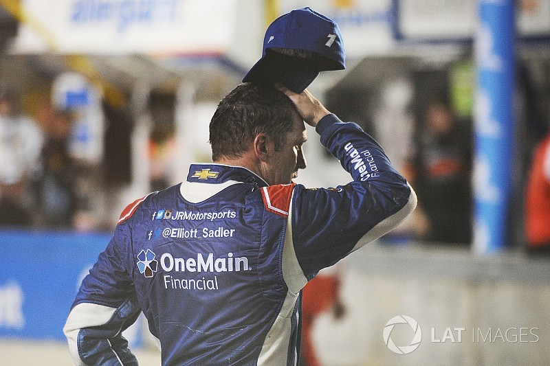 VIDEO: Elliot Sadler confronta a Preece