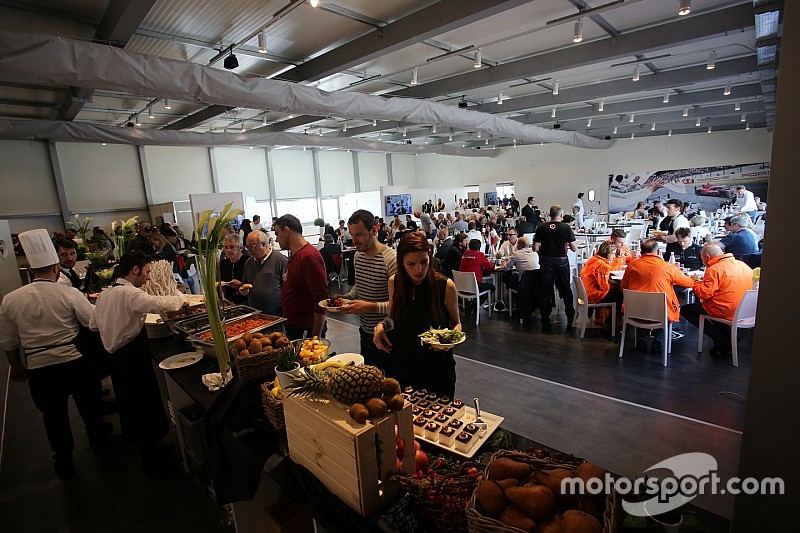 Il pranzo dei piloti della Carrera Cup Italia