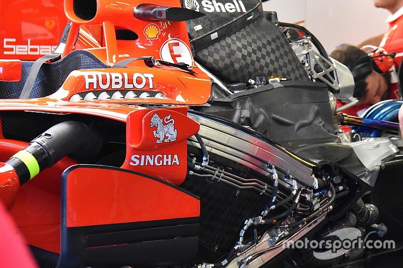 Ha Vettel már úgyis utolsó, a Ferrari bevet egy teljesen új erőforrást