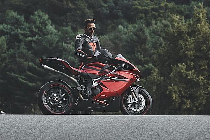 Хемілтон презентував новий дизайн мотоцикла разом із MV Agusta