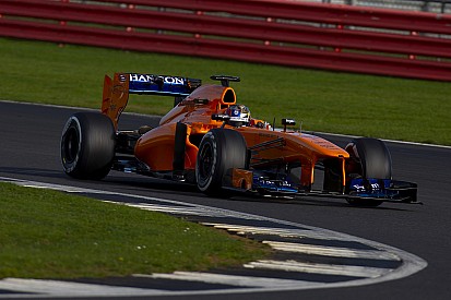 Video: Ticktum test McLaren F1-auto op Silverstone