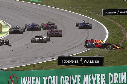 Magnussen diz não ter visto Ricciardo antes do toque