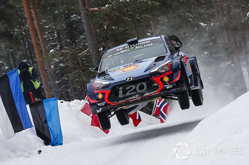 Neuville lidera un triplete de Hyundai tras el segundo día de Suecia