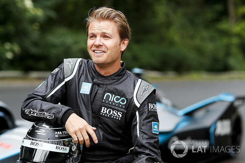 GALERIA: Rosberg faz apresentação com novo carro da F-E