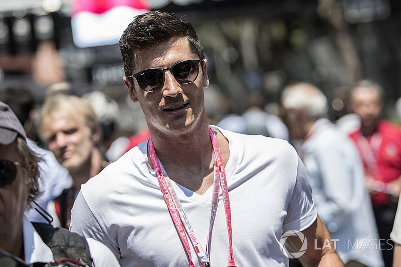 Football star Lewandowski reveals Dakar dream