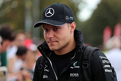 Mercedes confirma renovação com Bottas para 2018