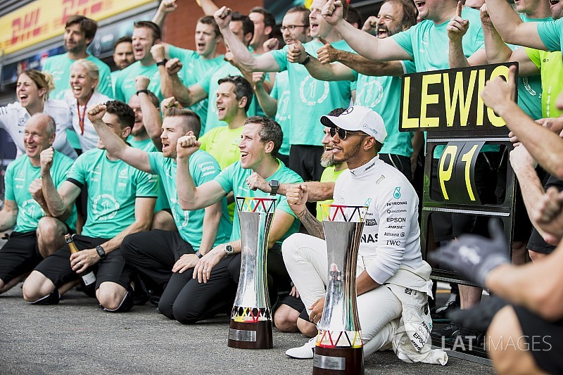 F1 2017: Hamilton túl közel, Bottas túl messze Vettel-től?