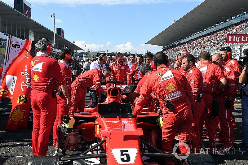 Ferrari, bujiyi değiştirebilmek için zamanla yarışmış