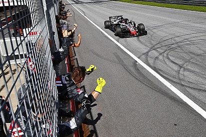 Grosjean keert tij, Magnussen droomt van ‘eigen kleine titel’
