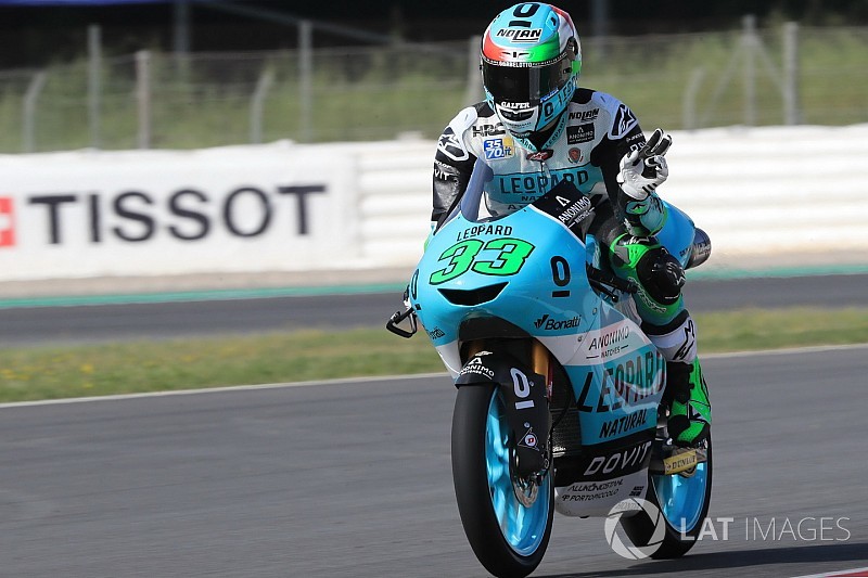 Moto3 Barcelona: Bastianini schrijft zege bij in crashfest