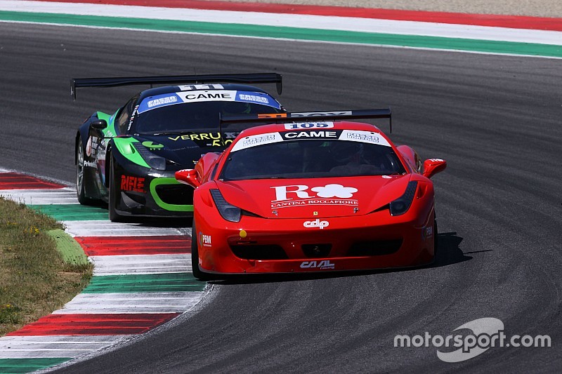 Baccarelli e Ferrara su una Ferrari 458 in GT Cup al Mugello