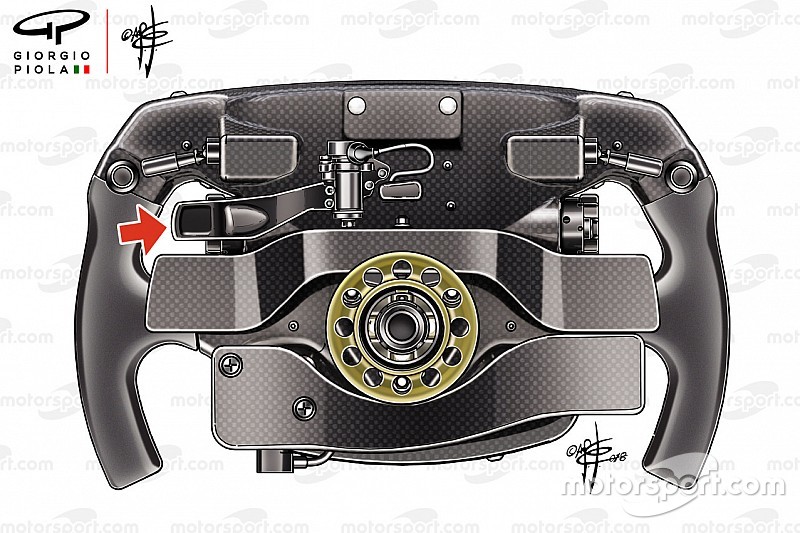 Analisi Ferrari: il volante di Vettel ha un terzo paddle misterioso!