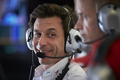 Mercedes coloca a McLaren entre los cuatro de adelante para 2018