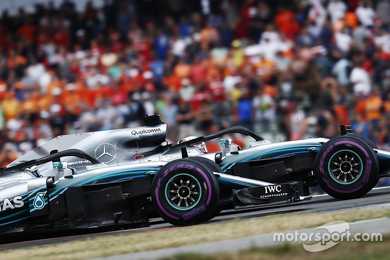 У Mercedes пояснили наказ Боттасу не атакувати Хемілтона