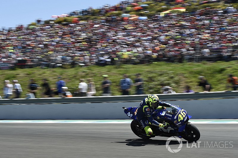 Rossi: Problema da Yamaha é transferir potência para o chão