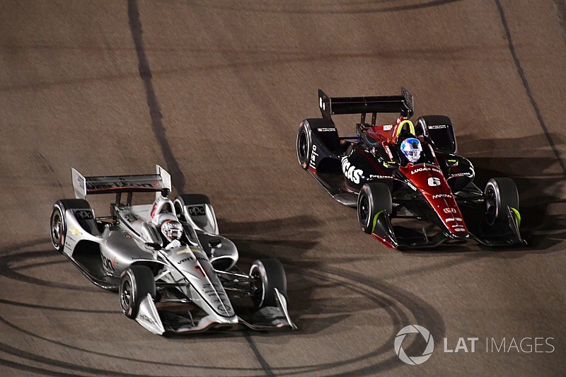 Phoenix IndyCar: Newgarden heyecan dolu son anlarda Wickens ve Rossi'yi mağlup etti!