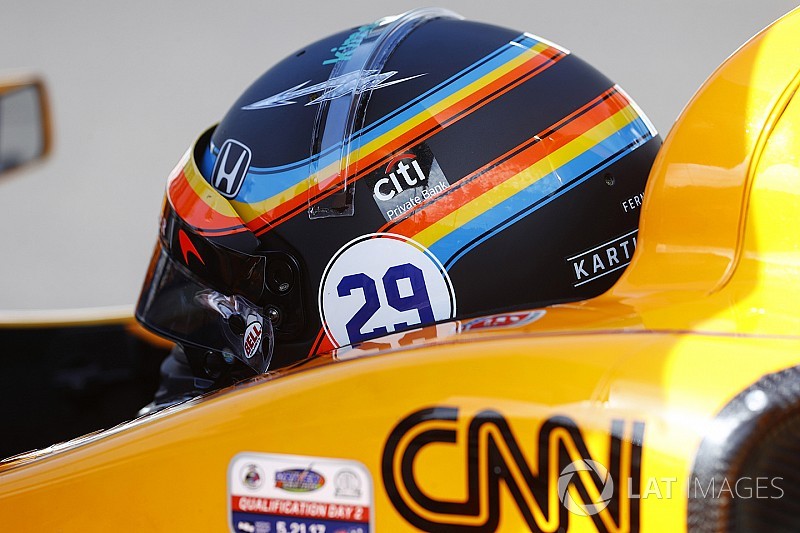 Alonso volverá a llevar en Austin el diseño de casco que utilizó en IndyCar