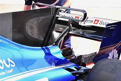 Sauber скопіювала T-крило McLaren