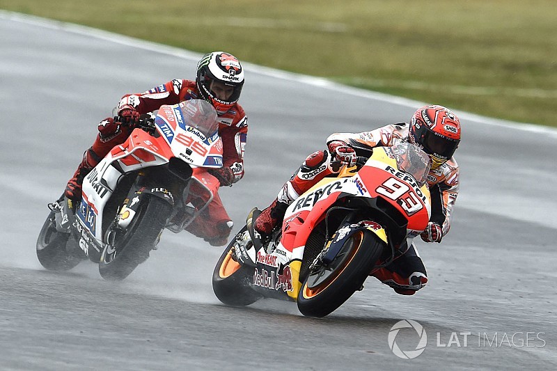 Marquez batte Petrucci a Misano e riaggancia Dovi nel Mondiale