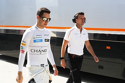 Vandoorne ismét kiesett a Q1-ben a McLarennel