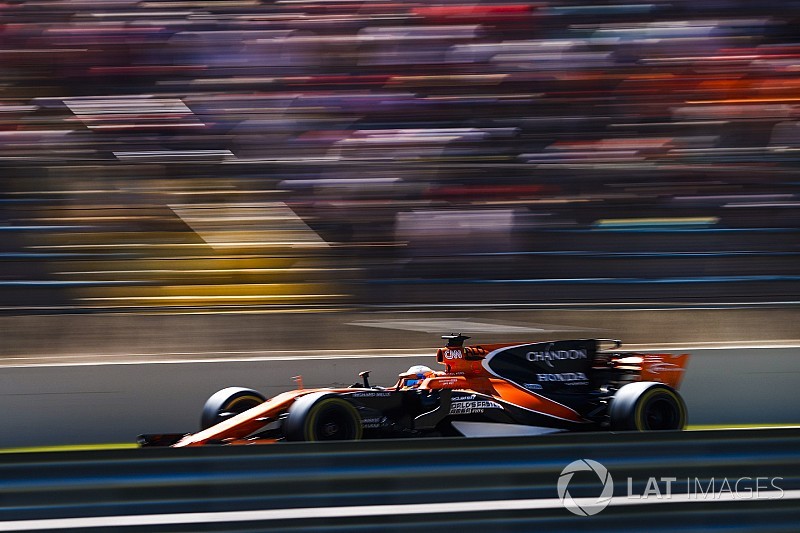 McLaren prepara dois carros para teste em Abu Dhabi