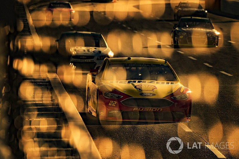 Большой финал. Кто претендует на титул чемпиона NASCAR