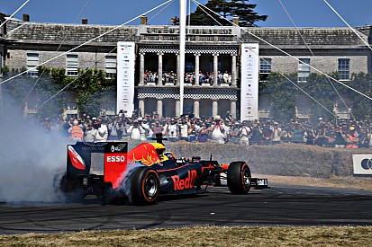 Video: Red Bull trakteert op donuts tijdens Goodwood