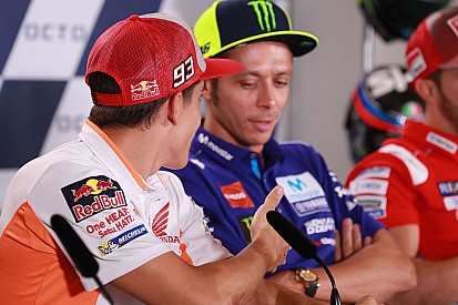 Rossi le niega las paces a Márquez
