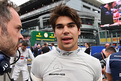 Stroll, Force India'ya geçişi düşünmemeye çalışıyor