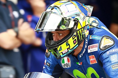 Mesmo com perna quebrada, Rossi tentará correr em Aragón