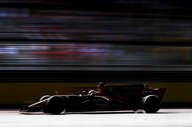 McLaren, 2018 programının iki hafta gerisinde