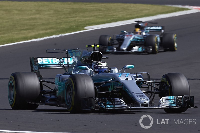 Lo principal para Mercedes es mejorar la carga aerodinámica, dice Bottas