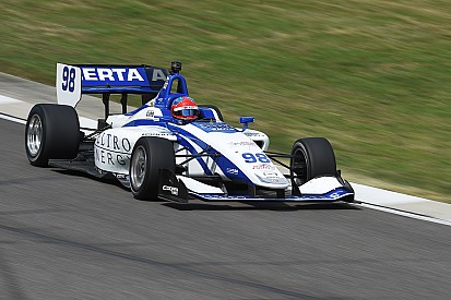Herta logra la pole para la segunda en Road América y Urrutia en quinto