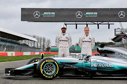 Teamkollegen-Vergleich: Rundenzeit und Distanz beim 1. F1-Test 2017