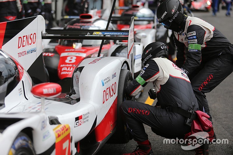 El WEC estudiará permitir el cambio de neumáticos durante los repostajes