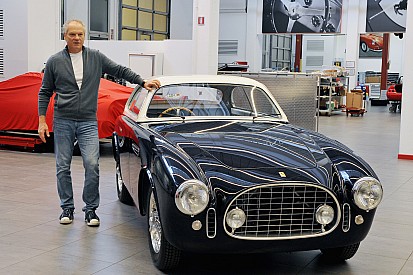 Ferrari restaureert unieke 225E die dertig jaar geleden afbrandde