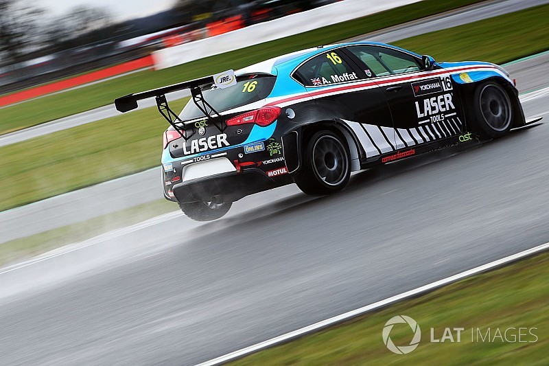 Moffat e Laser Tools Racing discutono con il TCR UK e lasciano la serie