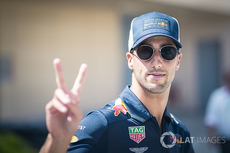 Red Bull: Ricciardo, Ferrari ile sözleşme imzalamadı