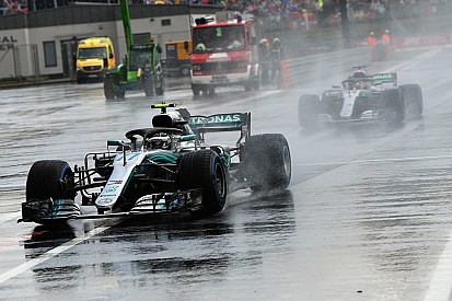 Bottas: Mercedes isterse takım emrine uyacağım